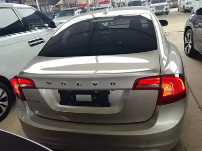 Volvo S60 2017, 102500 км, за 6783.27 USD - фото 6