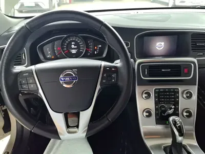 Volvo S60 2017, 102500 км, за 6783.27 USD - фото 10