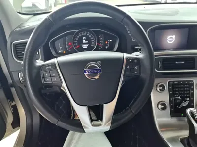 Volvo S60 2017, 102500 км, за 6783.27 USD - фото 11