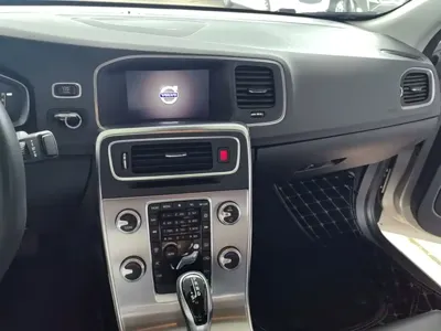 Volvo S60 2017, 102500 км, за 6783.27 USD - фото 13