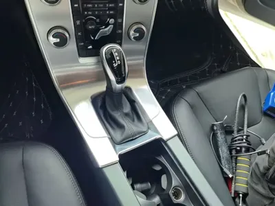 Volvo S60 2017, 102500 км, за 6783.27 USD - фото 14