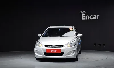 Hyundai Accent 2012, 73361 км, за 4266.77 USD