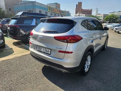 Hyundai Tucson 2019, 64000 км, за 10502.82 USD