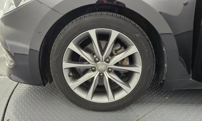 Hyundai Grandeur 2016, 120871 км, за 5848.3 USD