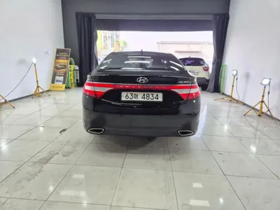 Hyundai Grandeur 2014, 207002 км, за 2762.43 USD