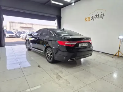Hyundai Grandeur 2014, 207002 км, за 2762.43 USD - фото 6