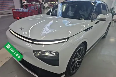 Xpeng G9 · 2025 год