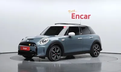 MINI Cooper · 2023 год
