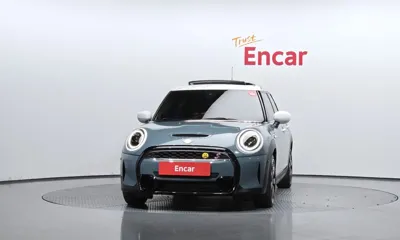 MINI Cooper 2023, 12768 км, за 17692.72 USD