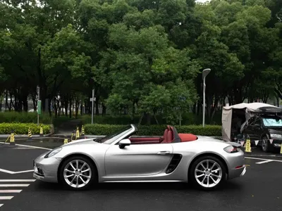 Porsche 718 2022, 15000 км, за 63062.61 USD