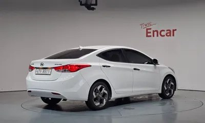 Hyundai Avante 2012, 95424 км, за 2605.86 USD