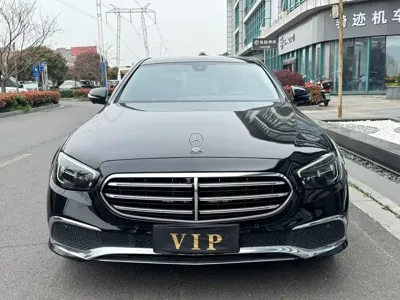 Mercedes-Benz E-Class 2022, 31000 км, за 31831.84 USD