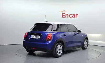 MINI Cooper 2019, 27747 км, за 10174.61 USD