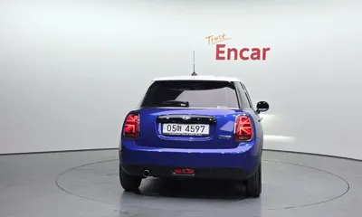 MINI Cooper 2019, 27747 км, за 10174.61 USD