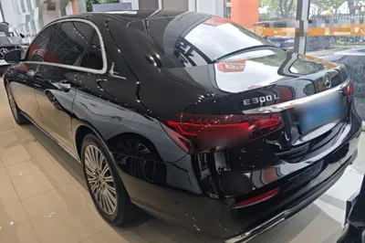 Mercedes-Benz E-Class 2021, 87000 км, за 36865 USD
