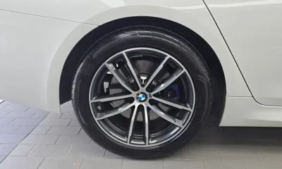 BMW 5-Series 2023, 38169 км, за 33044.71 USD