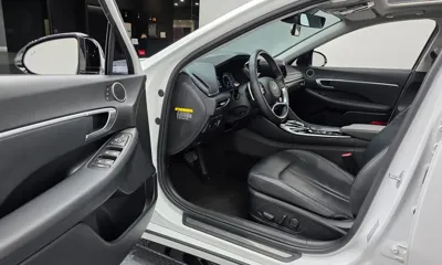 Hyundai Sonata 2020, 108684 км, за 10921.14 USD - фото 10