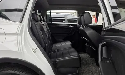 Volkswagen Tiguan 2018, 121821 км, за 12611.32 USD - фото 11