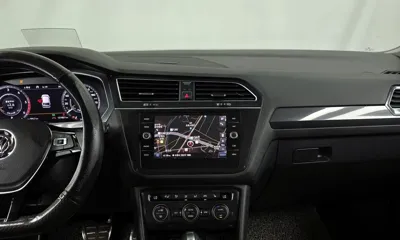 Volkswagen Tiguan 2018, 121821 км, за 12611.32 USD - фото 12
