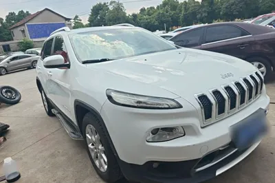 Jeep Cherokee 2017, 71700 км, за 6629 USD