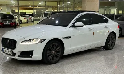 Jaguar XF · 2018 год