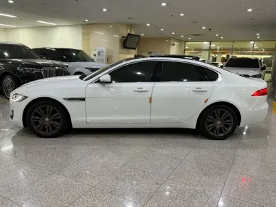 Jaguar XF 2018, 122727 км, за 8008.4 USD