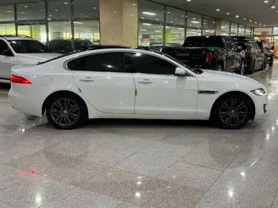 Jaguar XF 2018, 122727 км, за 8008.4 USD