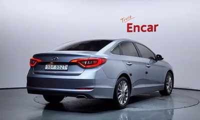 Hyundai Sonata 2015, 163119 км, за 5842.2 USD