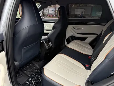 BYD PLUS New Energy 2022, 35000 км, за 10168.15 USD - фото 11