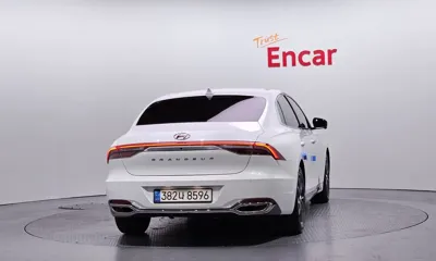 Hyundai Grandeur 2022, 40507 км, за 16286.65 USD