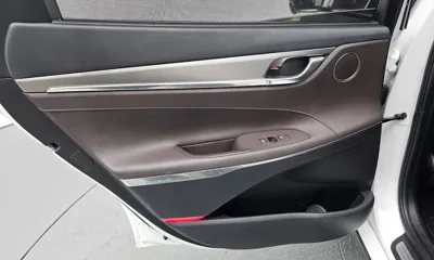 Hyundai Grandeur 2022, 40507 км, за 16286.65 USD - фото 25
