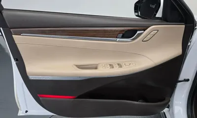 Hyundai Grandeur 2018, 148538 км, за 7811.08 USD - фото 24