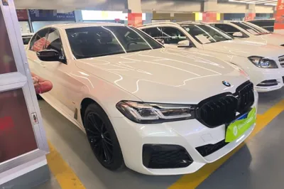BMW 5 Series 2022, 62100 км, за 36670 USD