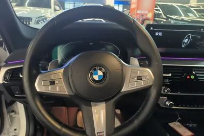 BMW 5 Series 2022, 62100 км, за 36670 USD - фото 13