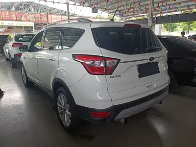 Ford Kuga 2018, 119500 км, за 5972.12 USD