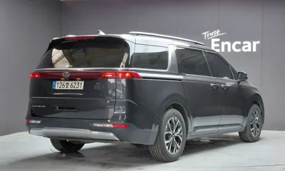 Kia Canival 2021, 113081 км, за 12806.34 USD
