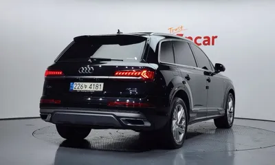 Audi Q7 2021, 108507 км, за 29402.04 USD