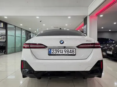 BMW 5-Series 2025, 7113 км, за 42912.01 USD