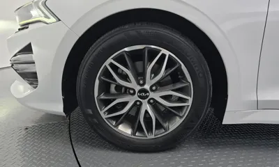 Kia K5 2023, 96379 км, за 18136.9 USD