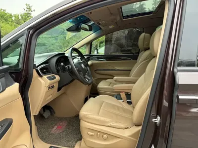 Buick GL8 2019, 172000 км, за 16969.3 USD