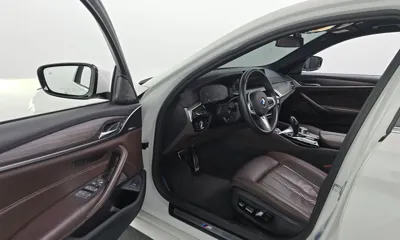 BMW 5-Series 2020, 85426 км, за 18442.64 USD - фото 10