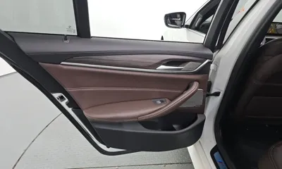 BMW 5-Series 2020, 85426 км, за 18442.64 USD - фото 25
