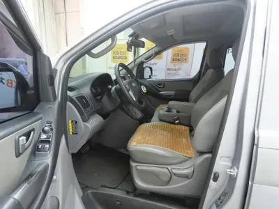Hyundai Starex 2017, 200000 км, за 4957.7 USD