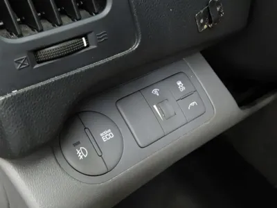 Hyundai Starex 2017, 200000 км, за 4957.7 USD - фото 10