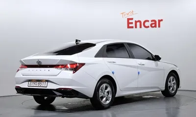 Hyundai Avante 2023, 35081 км, за 10749.19 USD