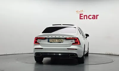 Volvo S60 2021, 37396 км, за 20121.11 USD