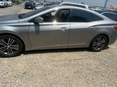 Hyundai Grandeur 2014, 168818 км, за 2625.71 USD