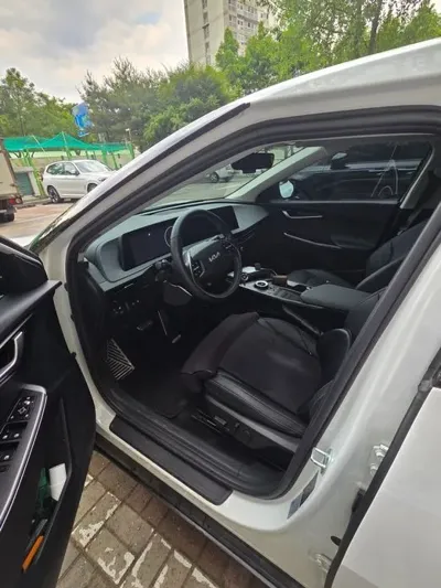 Kia EV6 2024, 63000 км, за 11475.42 USD - фото 9