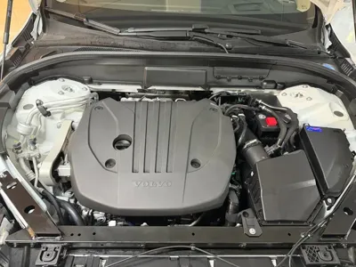 Volvo XC60 2026, 3085 км, за 41354.86 USD - фото 6