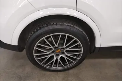 Porsche Cayenne E-Hybrid 2021, 47600 км, за 64800 USD - фото 10